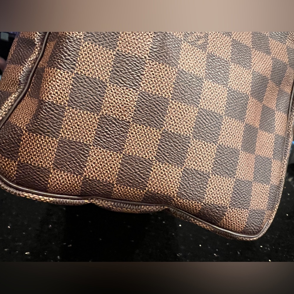 Authentic Louis Vuitton - Picture 4 of 11